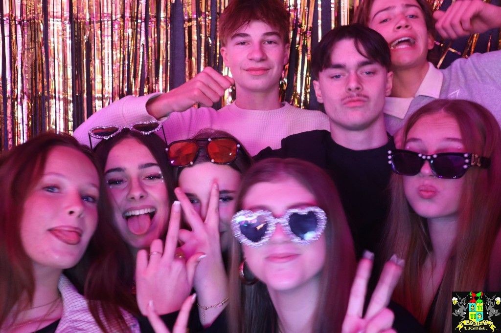 ../Images/Jeugd Opwarmbal Photobooth 206.jpg